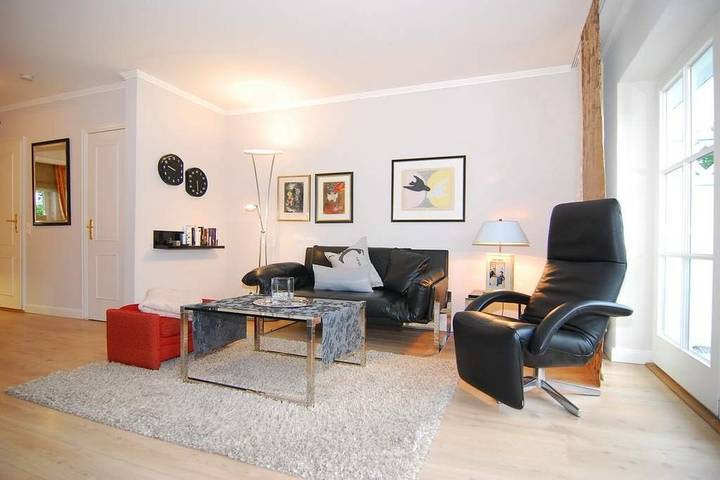 Ferienwohnung für 2 Personen, mit Garten und Pool sowie Balkon und Sauna - 1