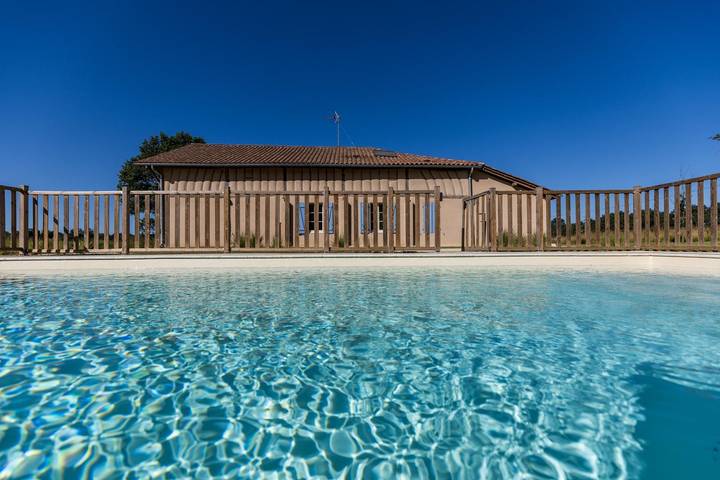 Gîte pour 4 personnes, avec piscine ainsi que terrasse et jardin dans Arthez-d'Armagnac - 2