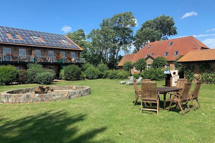 Ferienwohnung für 4 Personen, mit Sauna und Garten, mit Haustier in Putgarten