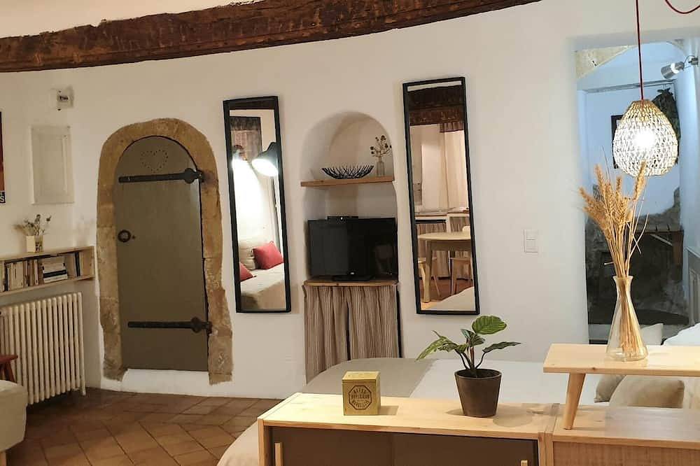 Appartement entier, Studio en plein coeur village provençal in Jouques, Région d'Aix-en-Provence