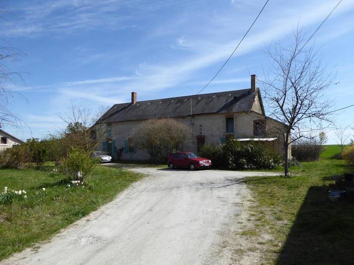 Gîte pour 6 personnes, avec jardin et piscine à Giroux