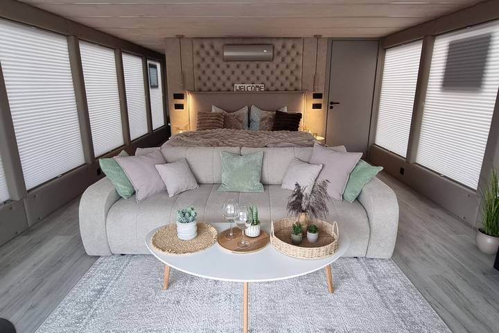 Hausboot für 4 Personen, mit Terrasse und Sauna sowie Seeblick an der Müritz