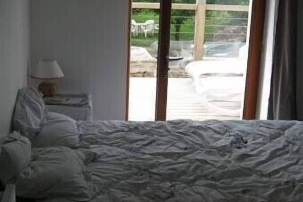 Appartement entier, Appartement dans longère Rénové 2009 Terrasse  Morbihan,jard in Arradon, Côte des Mégalithes
