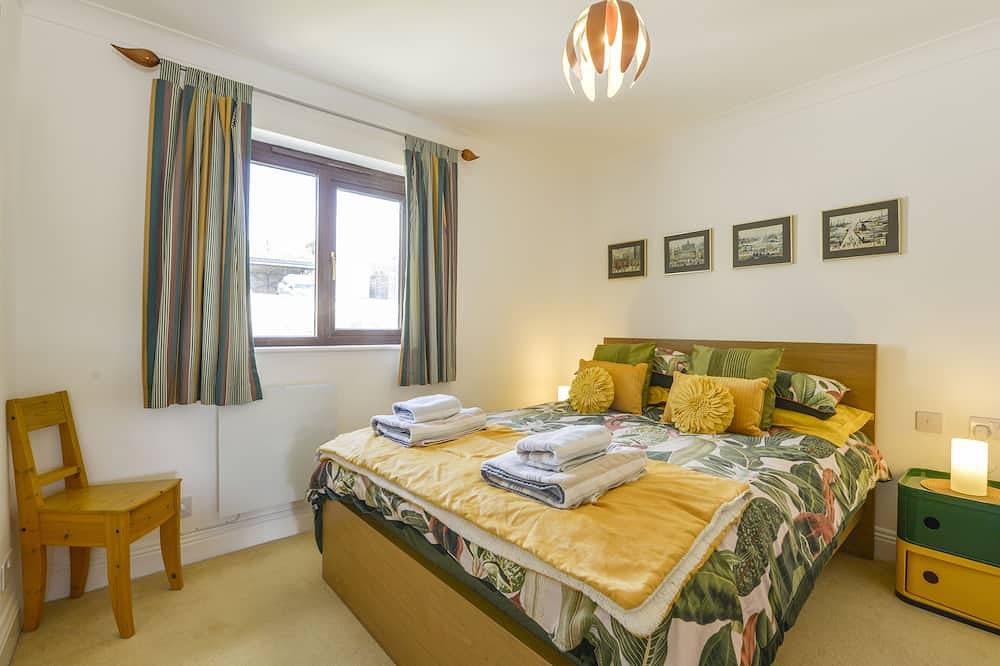 24 Burgh Island Causeway, pet friendly, with pool in Bigbury-On-Sea in Bigbury on Sea, South Devon