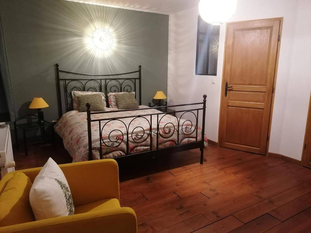 Double Room with Private Bathroom in Couvin, Parc Naturel Viroin Hermeton
