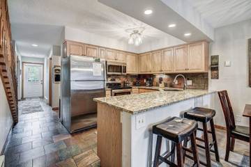 Vacation Rental for 8 Guests in Breckenridge, Summit County, Picture 3