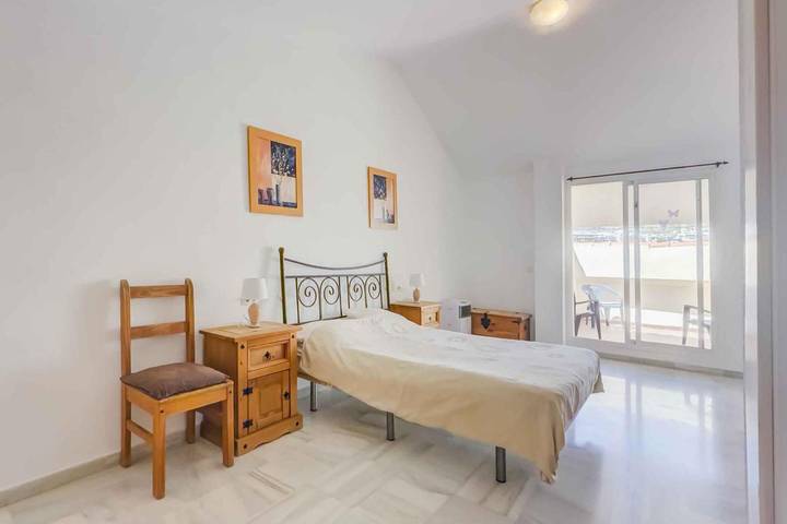 Ferienwohnung für 5 Personen, mit Balkon und Meerblick sowie Pool, kinderfreundlich in Fuengirola - 4