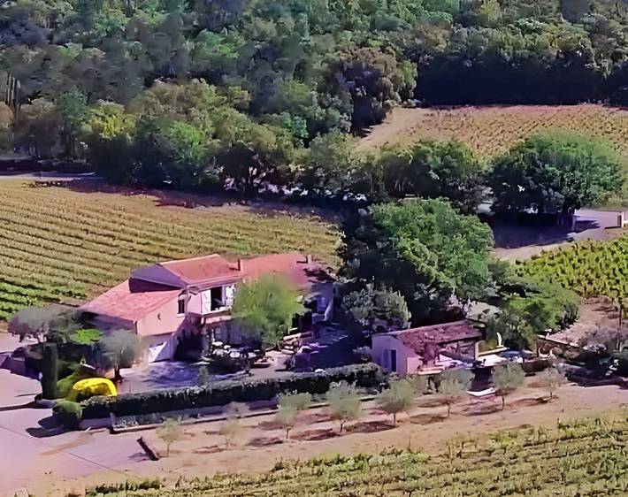 Gîte pour 2 personnes, avec piscine ainsi que jardin et terrasse dans le Var - 4