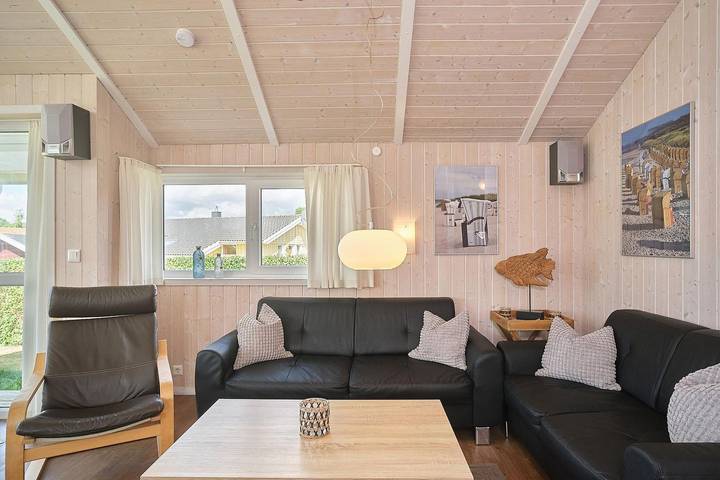 Ferienhaus für 4 Personen, mit Whirlpool und Terrasse sowie Garten und Sauna in Schönhagen - 2