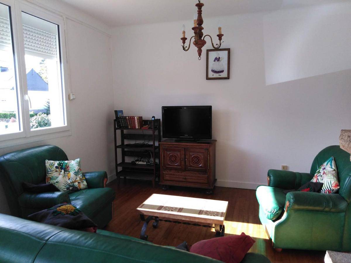 Three-Bedroom House in Questembert, Région de Vannes