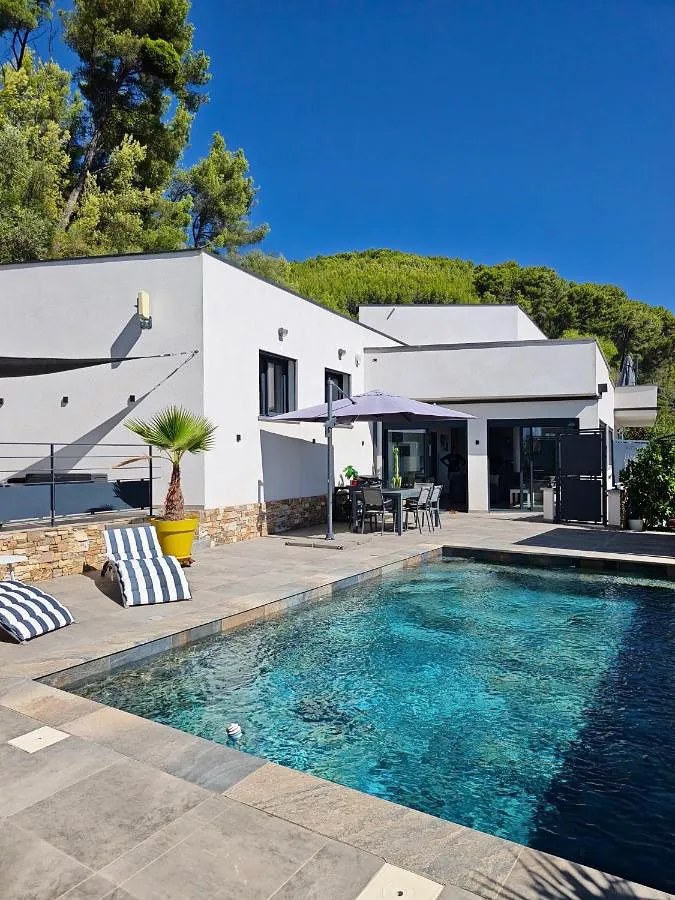 Ferienwohnung für 6 Personen, mit Pool und Ausblick sowie Terrasse - 1