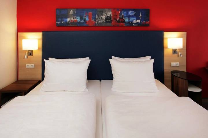 Hôtel pour 10 personnes, avec jardin ainsi que terrasse et sauna, animaux acceptés à Brühl - 2