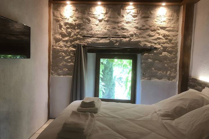 Gîte pour 6 personnes, avec piscine et jardin à Le Garn - 4