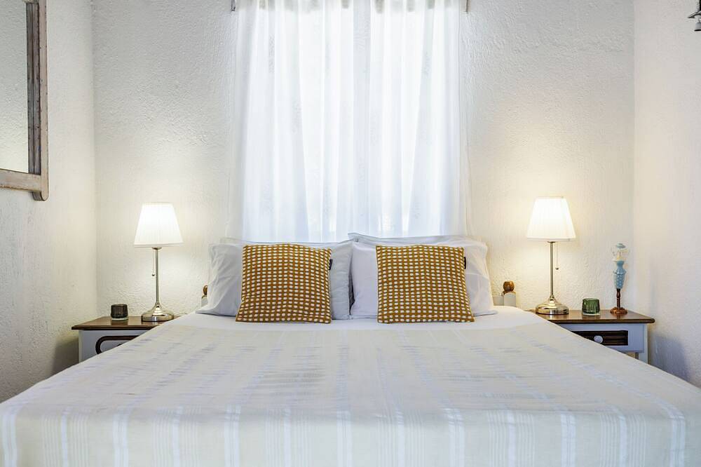 The Blue Cottage - totally private, with pool, in the countryside in Sporades