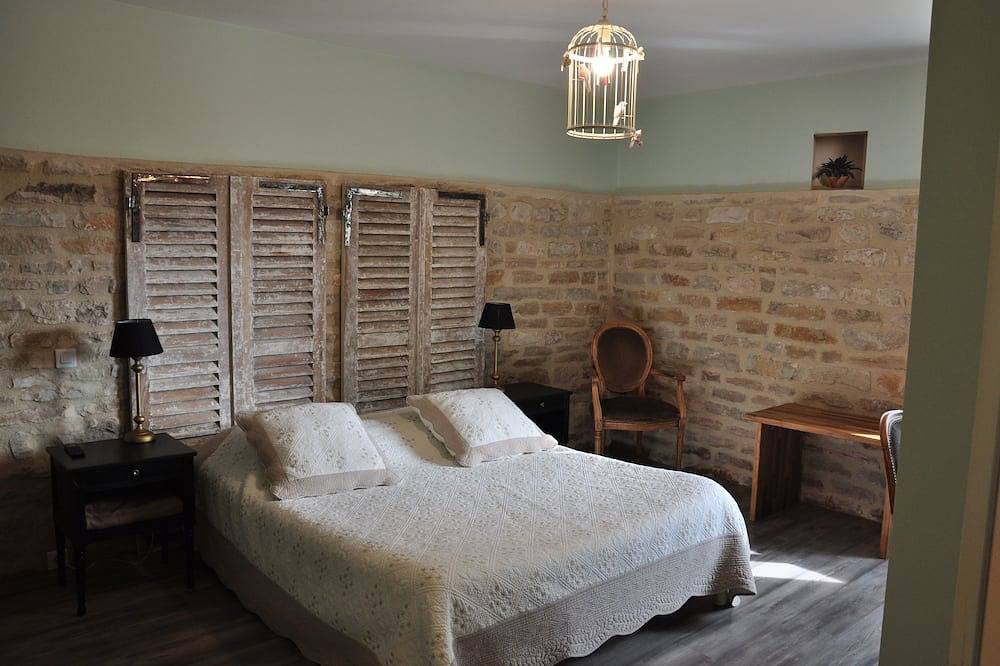 Cottage 10 people in a park with swimming pool in Argilly, Beaune region