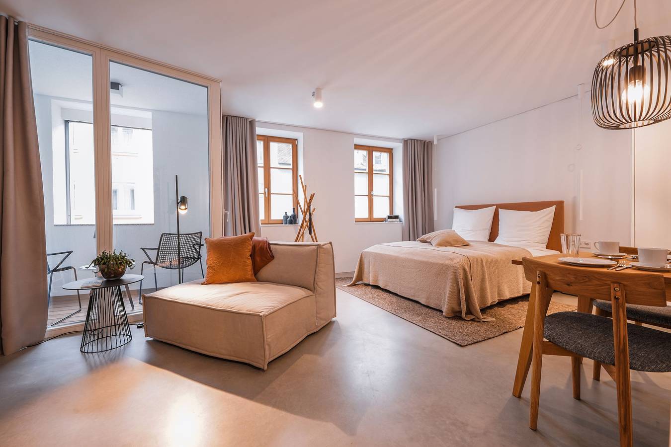 Ganze Wohnung, Apartment '2 Personen' mit überdachter Loggia im 2. Obergeschoss in unmittelbarer Seenähe in Überlingen, Region Bodensee-Oberschwaben