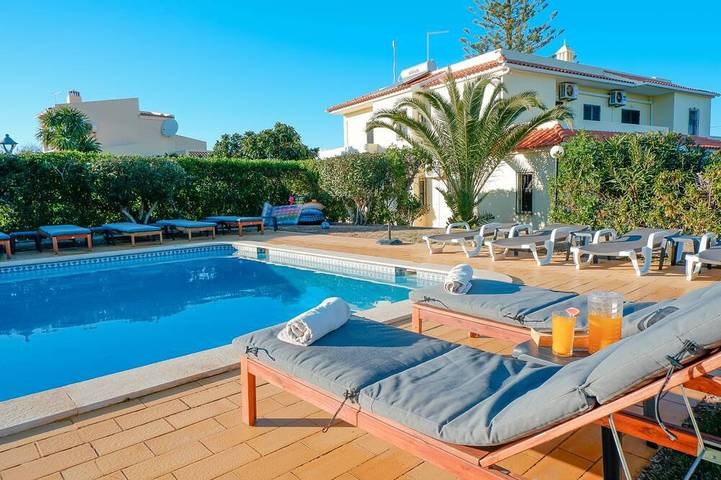 Villa für 16 Personen, mit Balkon und Garten - 1