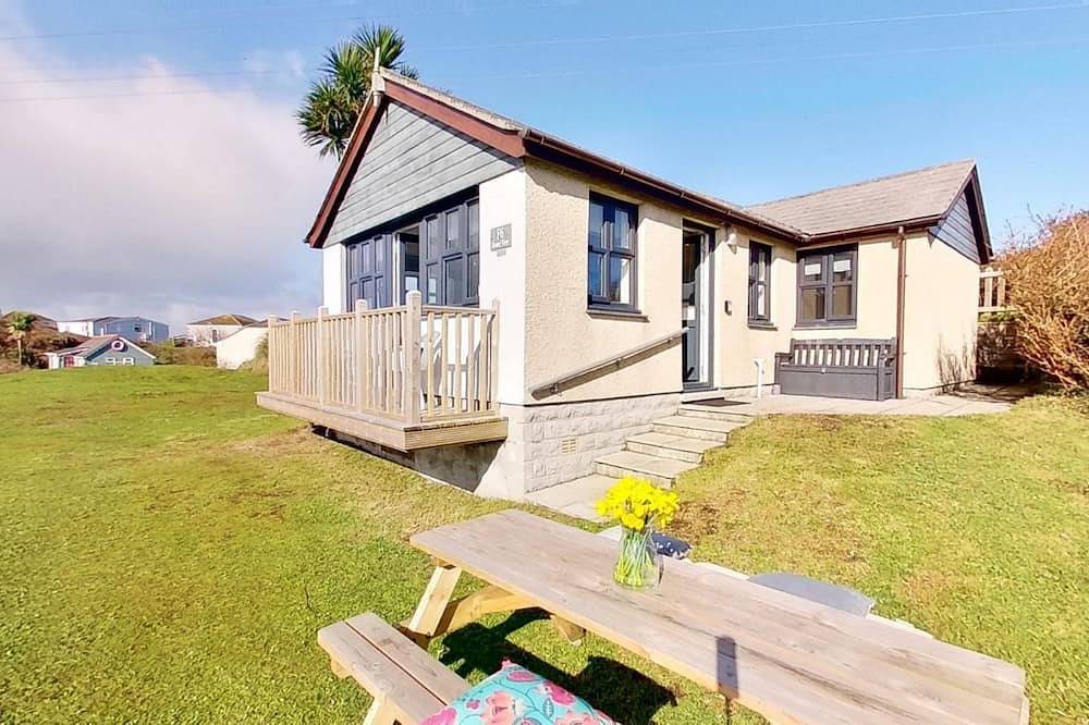 F06 Home View, Riviere Towans in Hayle, Cornwall