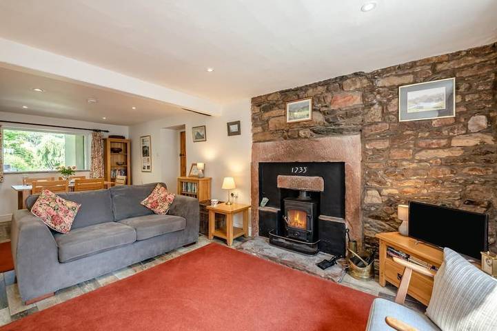 Log cabin for 4 people in Pooley Bridge