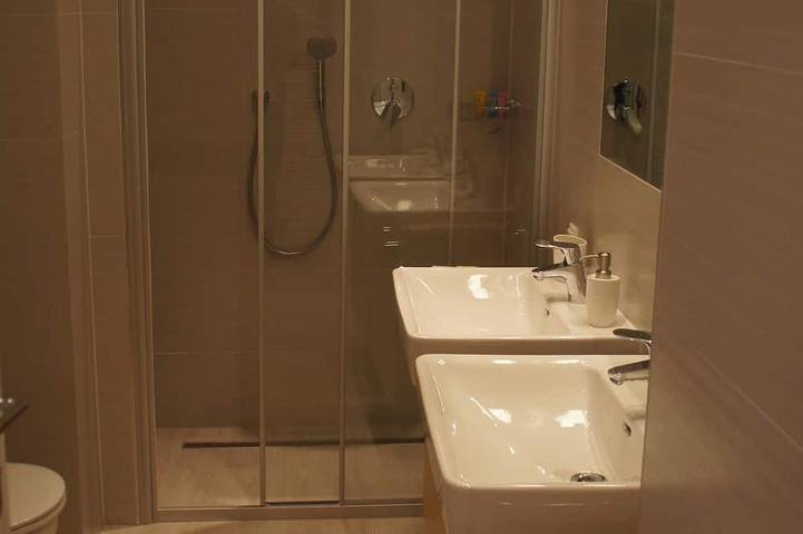 Ganze Wohnung, Absolute Ruhelage mit Balkon und trotzdem in wenigen Minuten im Zentrum in Wien, Donau Niederösterreich