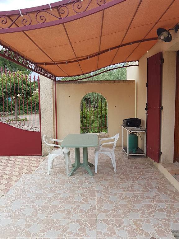 Petite maison 42 m² avec piscine in Villevieille, Région de Nîmes