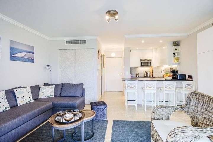 Gîte pour 2 personnes, avec terrasse et piscine dans Port du Cros de cagnes - 3