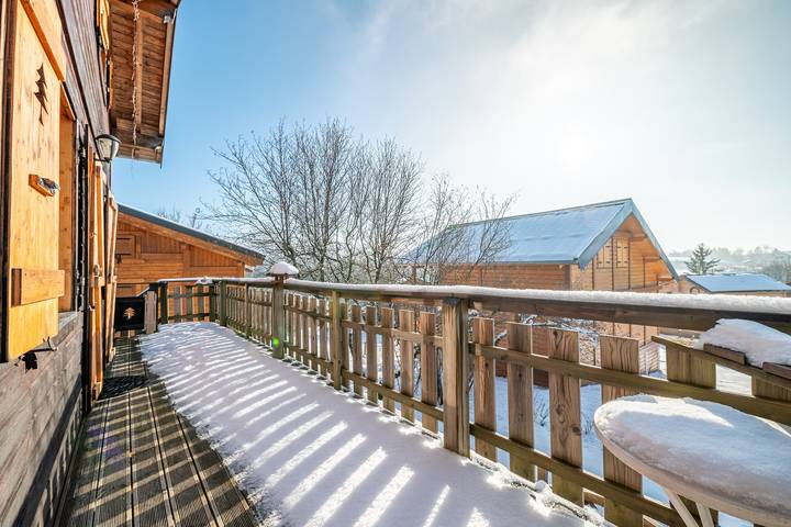 Location de vacances pour 6 personnes, avec piscine ainsi que terrasse et jardin à Saint-Laurent-en-Grandvaux - 3