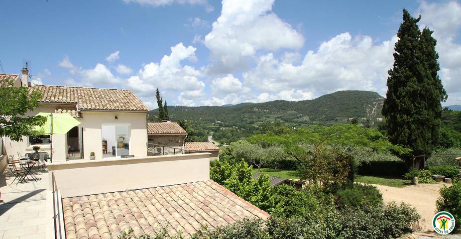 Gîte pour 4 personnes, avec piscine et jardin - 1