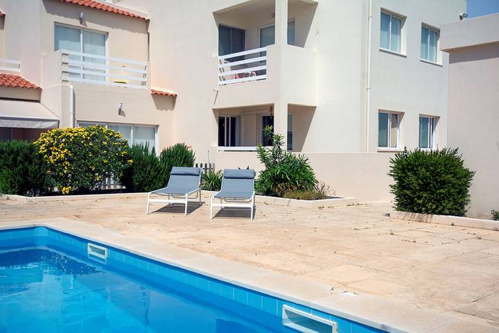 Gîte pour 2 personnes, avec terrasse ainsi que piscine et jardin à Sagres - 3