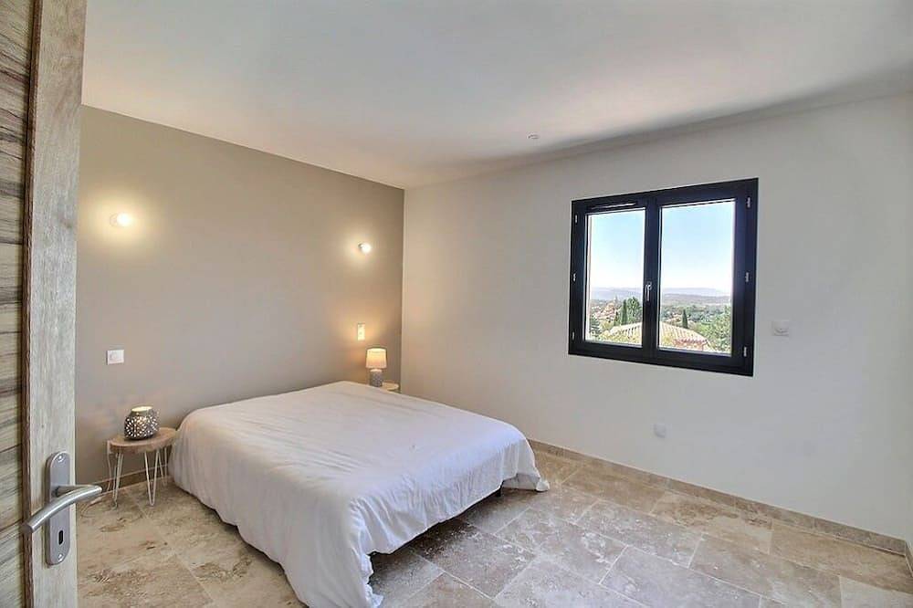 House in Bedoin near the town center in Bédoin, Parque natural regional del Mont Ventoux