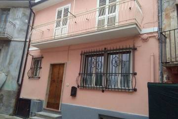 Gîte pour 6 personnes, avec sauna et balcon à Pratola Peligna