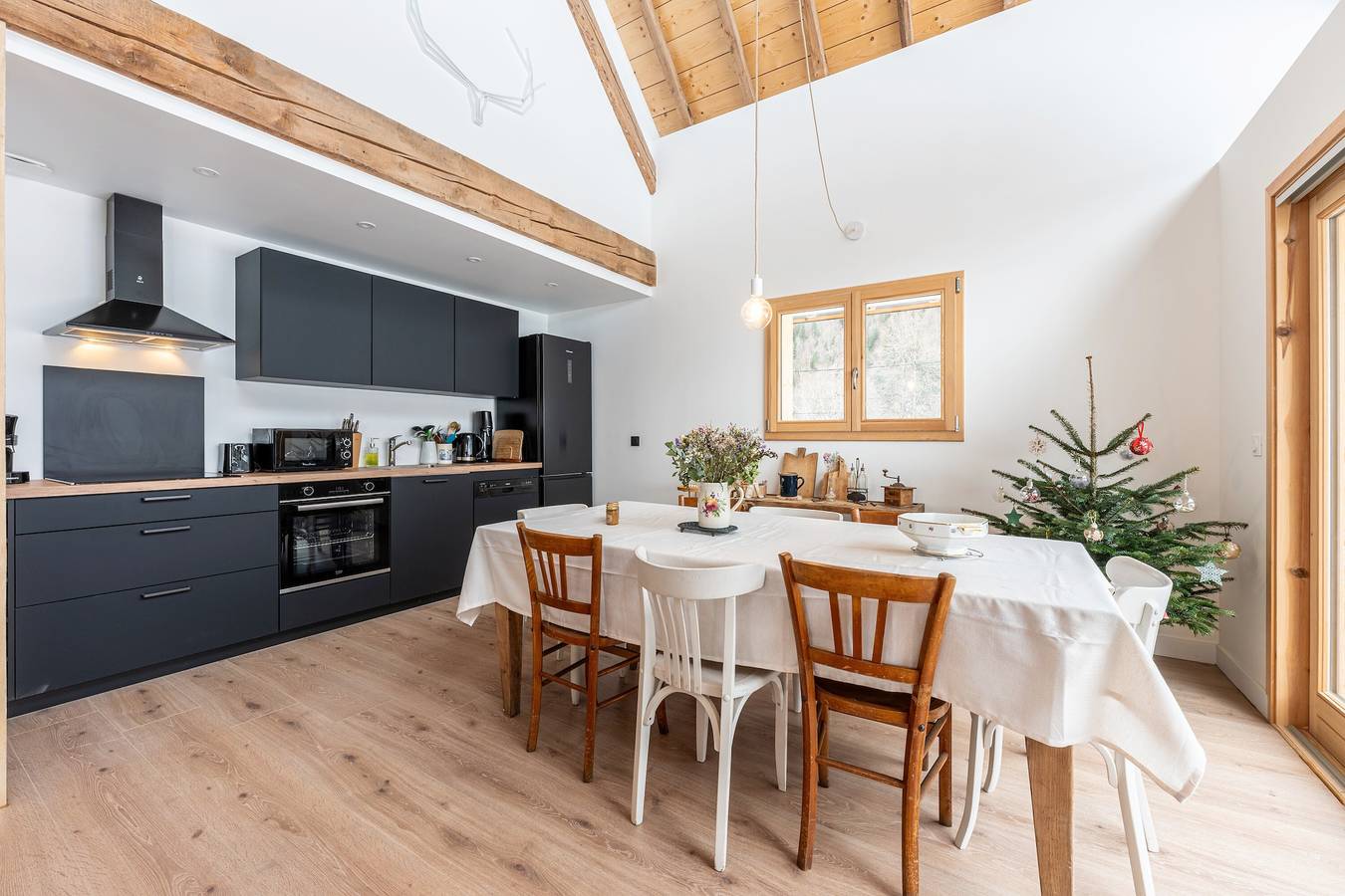 Maison de vacances 'La Grange De Fernande - 8 Personnes' avec vue sur les montagnes et Wi-Fi in Jarsy, Région de Chambéry