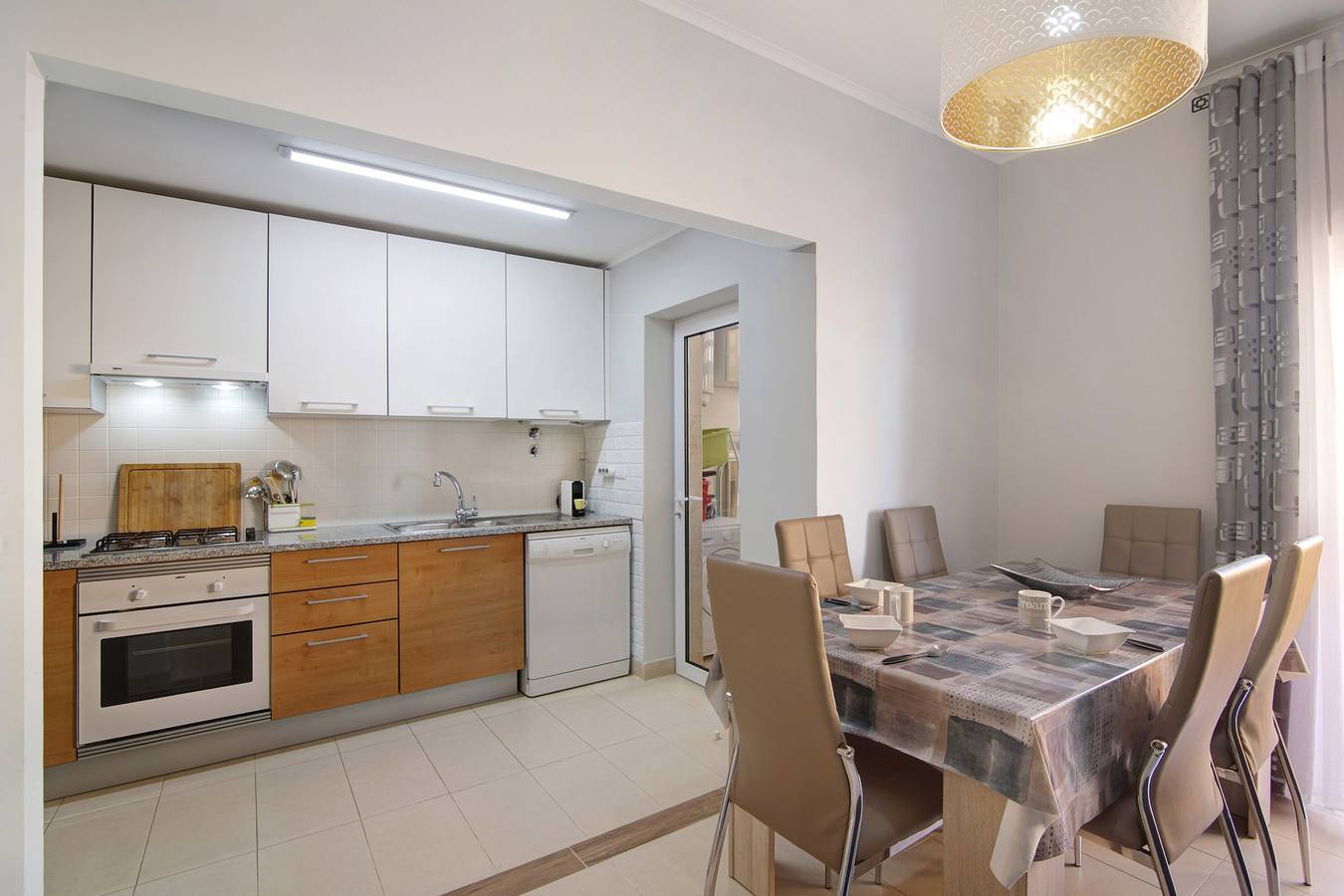 Apartamento inteiro, Apartamento 'Royal Cabanas Golf 85' com piscina partilhada, jardim partilhado e ar condicionado in Cabanas de Tavira, Conceição e Cabanas de Tavira