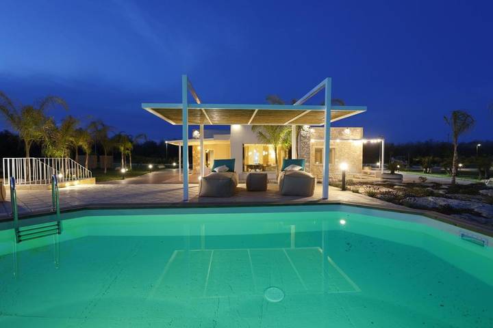 Villa per 4 persone, con panorama e giardino nonché piscina in Uggiano la Chiesa