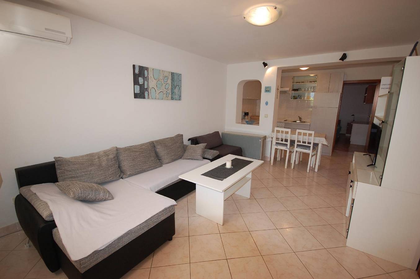 Entire holiday apartment, Holiday apartment for 4 people with terrace in Njivice, Krk