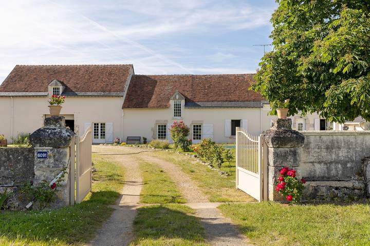 Location de vacances pour 2 personnes, avec Jardin dans Sassay