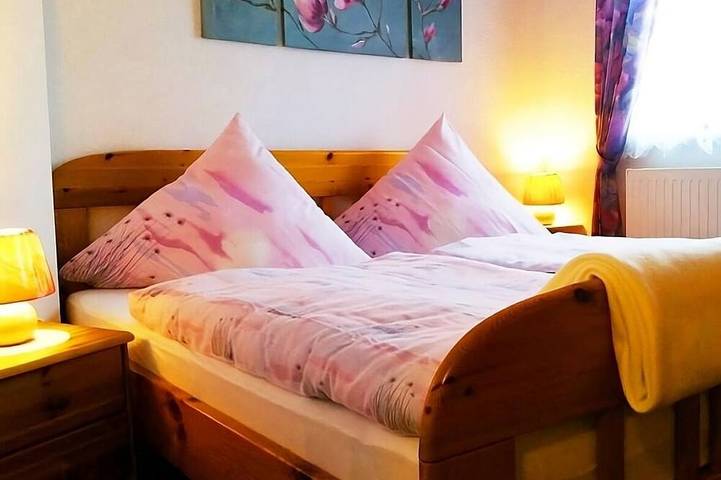 Ferienwohnung für 4 Personen, mit Terrasse und Garten in Zweibrücken - 2