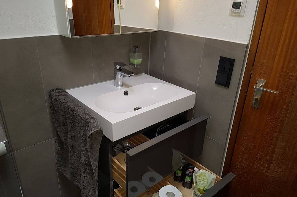 Ganze Wohnung, Studio Nähe Flughafen-Messe Stuttgart in Filderstadt, Landkreis Esslingen