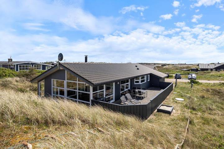 Ferienhaus für 6 Personen, mit Whirlpool und Terrasse sowie Sauna in Holmsland Klit
