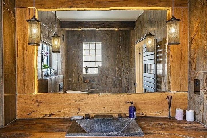 Luxury Designer Villa with hot tub and sauna, extra services in Bexley, Londen