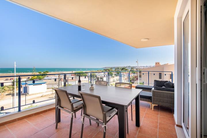 Apartamento entero, Casa Areia Ornata, terraza vistas mar, playa in São Sebastião, São Gonçalo de Lagos