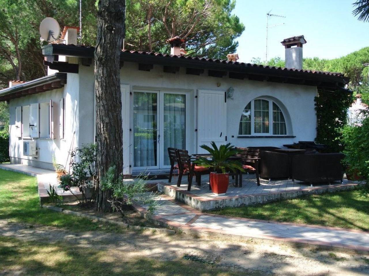 'Villa Edera' mit privatem Garten in Lignano Riviera, Lignano Sabbiadoro