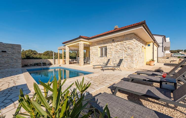 Ferienhaus für 8 Personen, mit Terrasse, mit Haustier auf Pag - 2