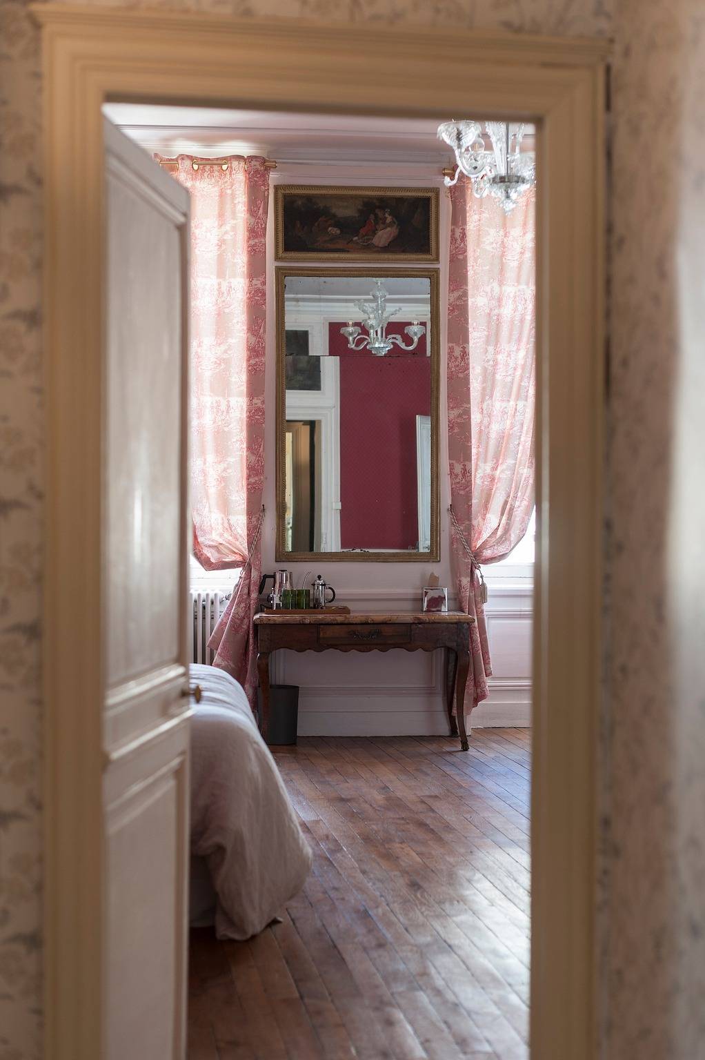 Gästezimmer „Chez Diane - Aphrodite“ – Junior Suite Signature in Saint-Amand-Montrond