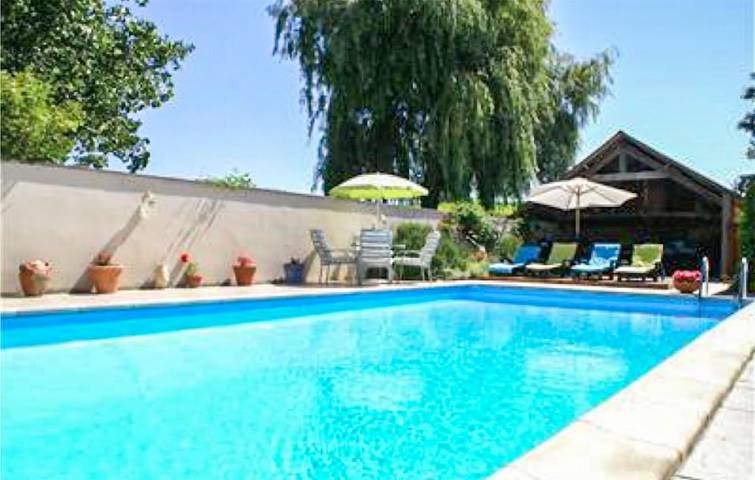 Appartement de luxe de 150 m2 avec piscine et jardin in Savigné-sous-le-Lude, Vallée de la Loire