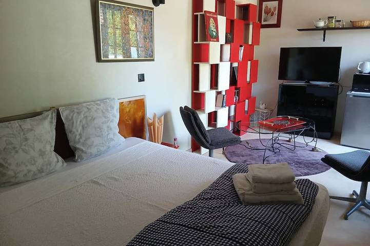 Familienfreundliche Unterkunft mit Blick auf die Loire, mit Pool und Whirlpool in Blois, Blois und Umgebung