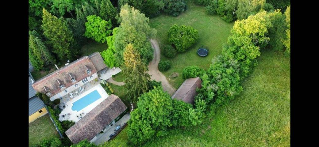 Chalet para 15 personas, con vistas además de terraza y piscina - 1