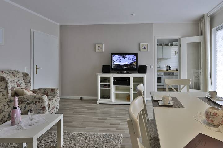 Ferienwohnung für 4 Personen, mit Balkon in Rostock und Umgebung - 2