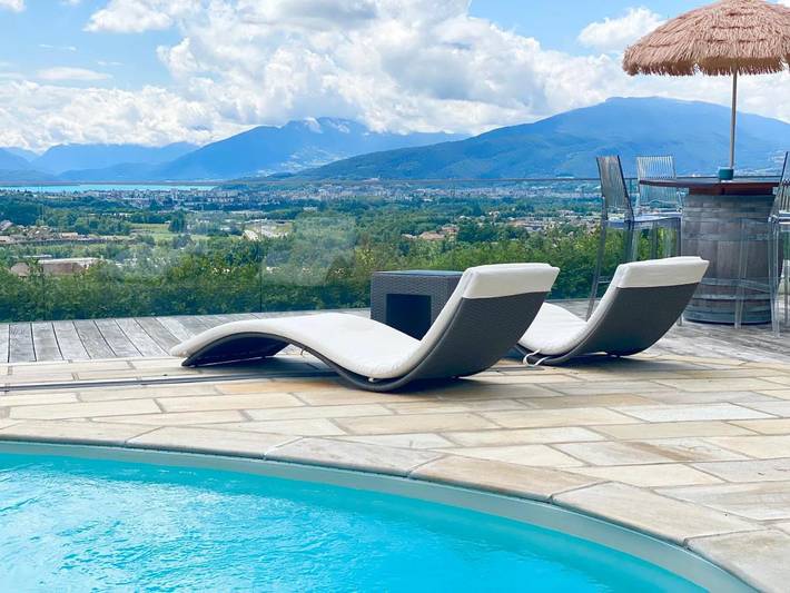 Chalet para 8 personas, con jacuzzi además de jardín y piscina - 1