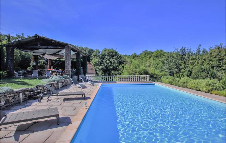 Location de vacances pour 4 personnes, avec jardin ainsi que piscine et terrasse à Saignon - 2